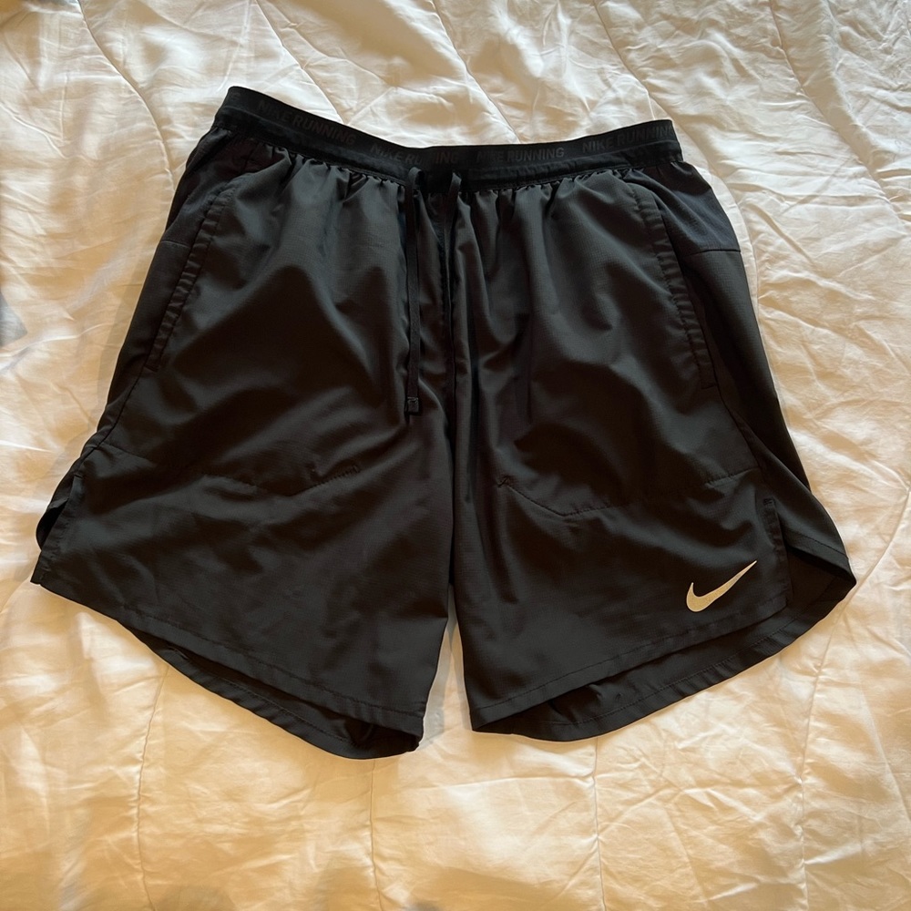 Nike running shorts 7”